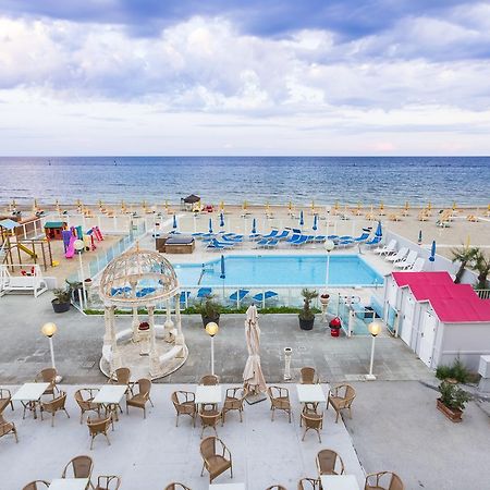 Hotel Casadei Fano Kültér fotó