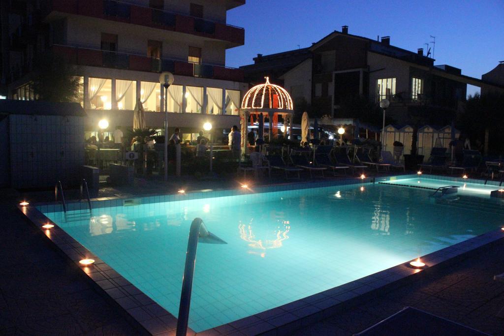 Hotel Casadei Fano Kültér fotó