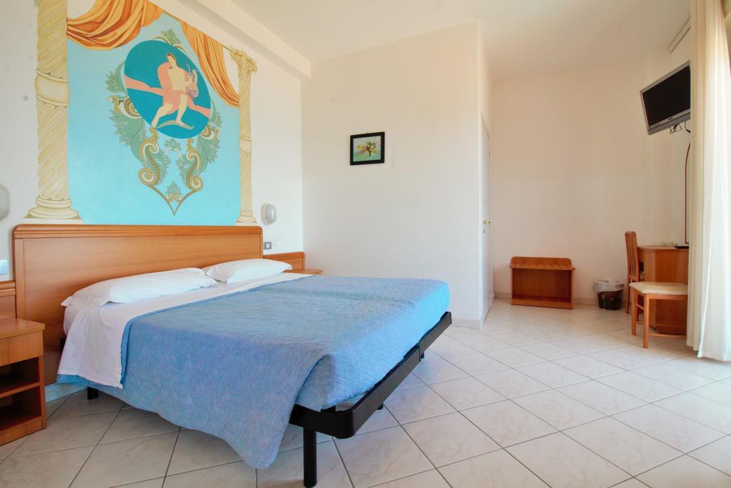 Hotel Casadei Fano Szoba fotó