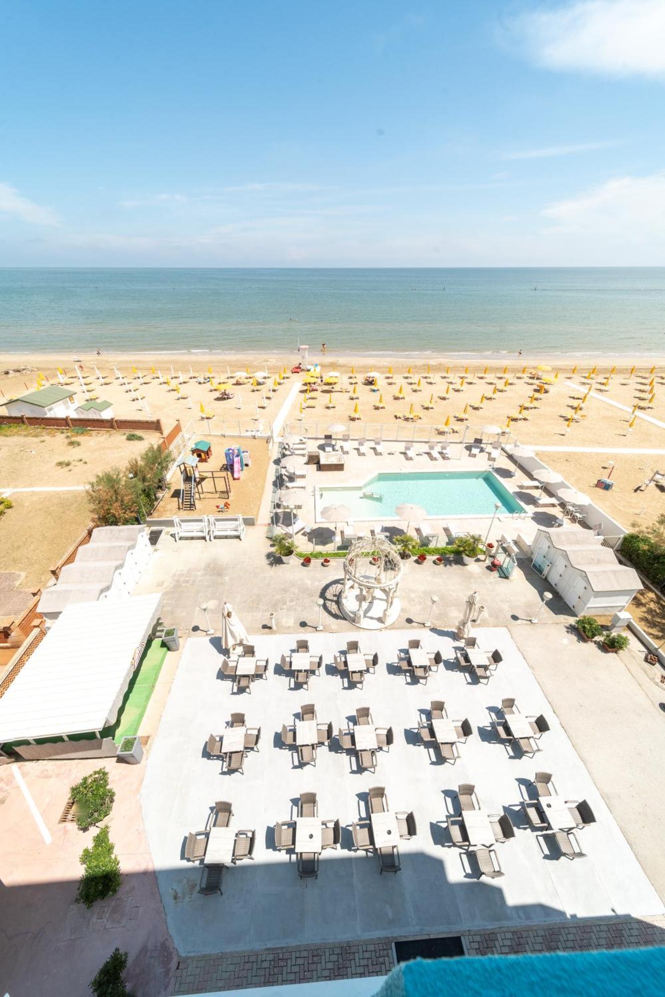 Hotel Casadei Fano Kültér fotó