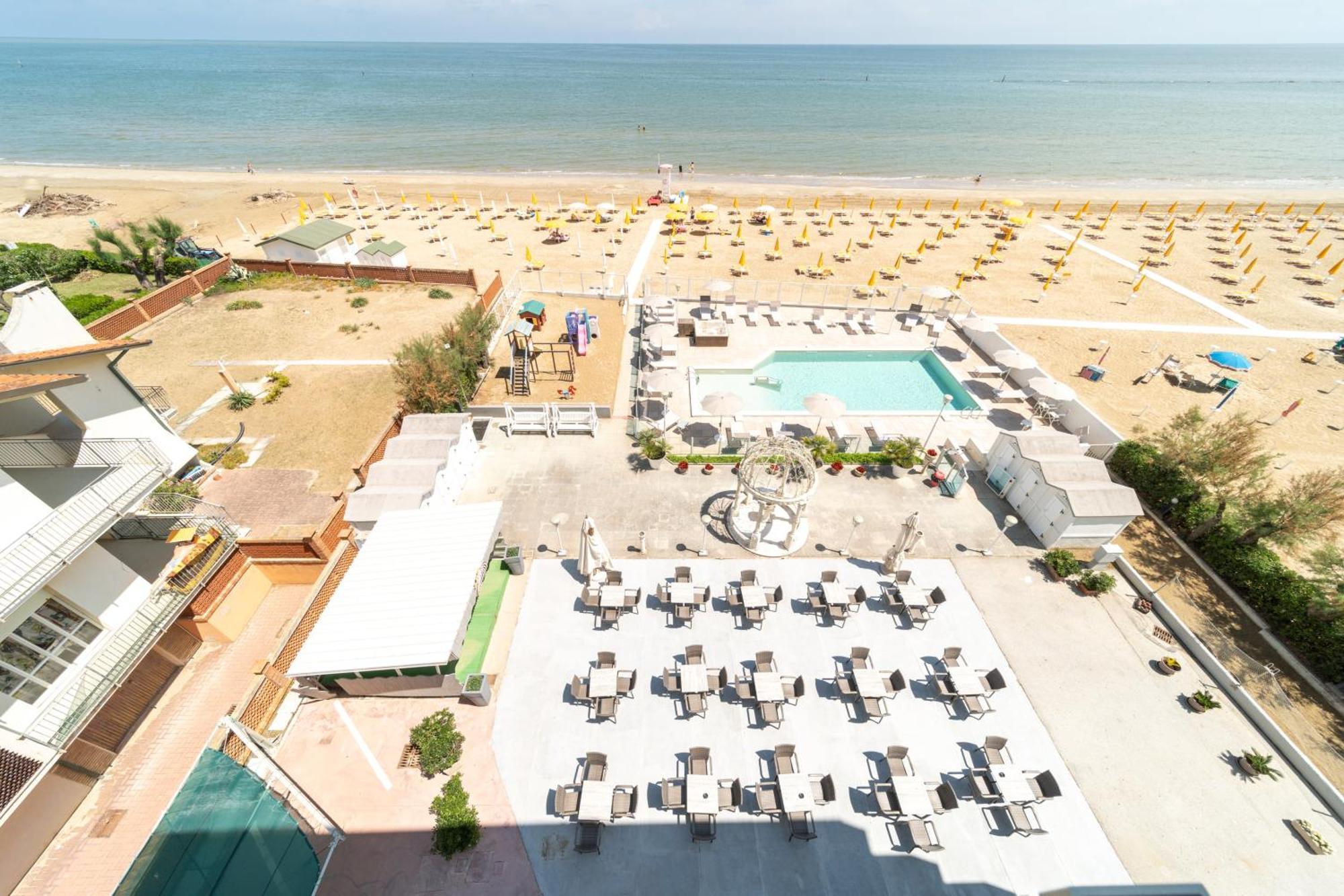 Hotel Casadei Fano Kültér fotó