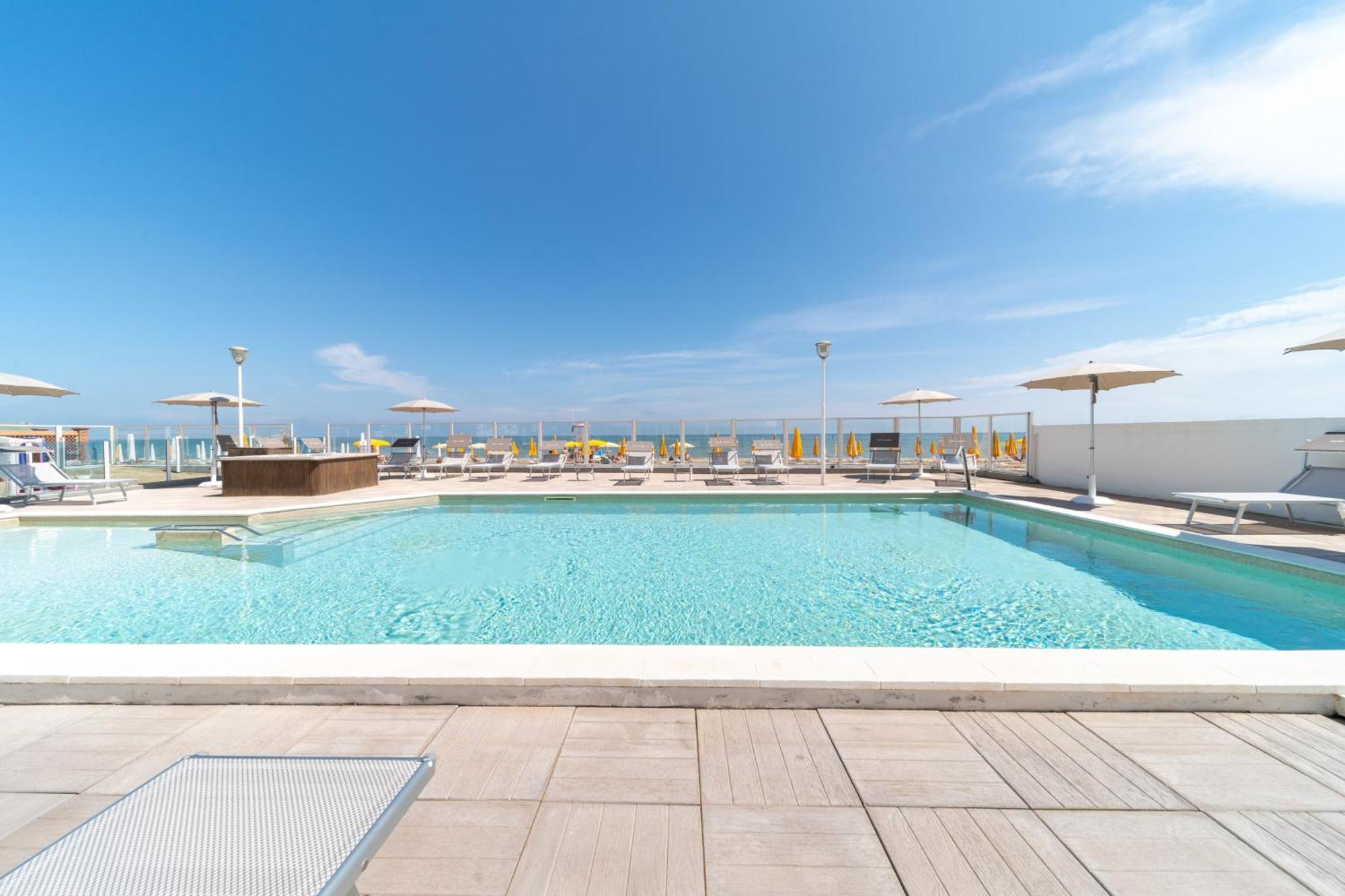 Hotel Casadei Fano Kültér fotó