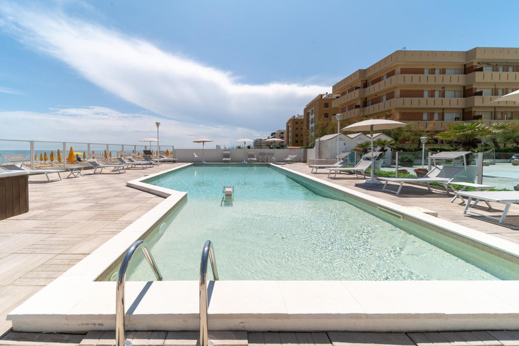 Hotel Casadei Fano Kültér fotó