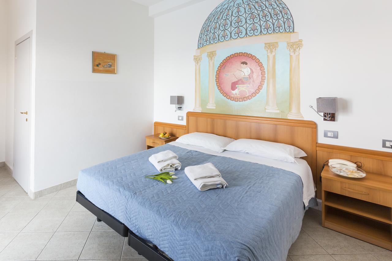 Hotel Casadei Fano Kültér fotó