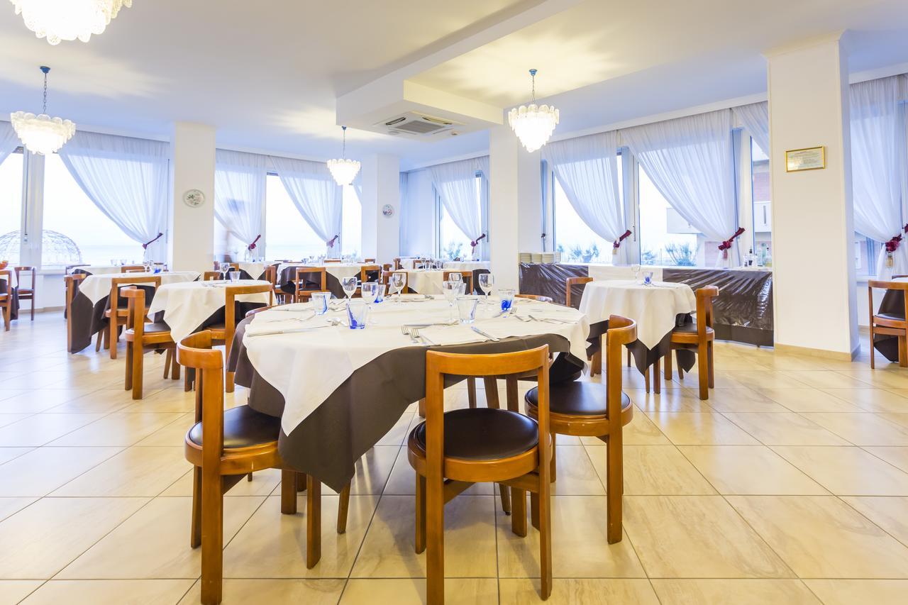 Hotel Casadei Fano Kültér fotó